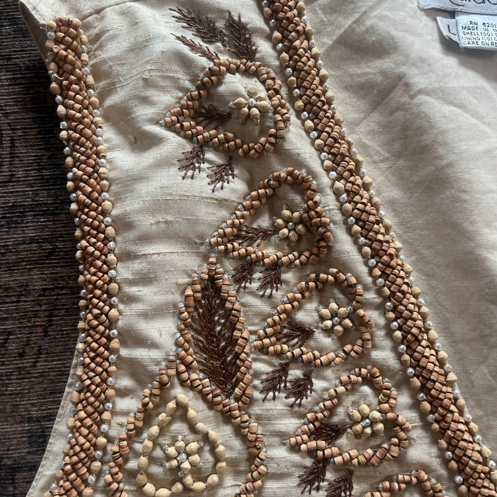 31. Vintage RAFAELLA Cream Silk Beaded Vest Sz Lg - Picture 4 of 13